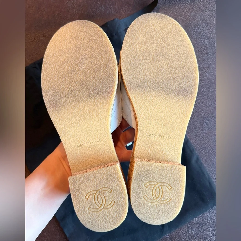 🤍Chanel🤍25C Patent Leather and Cork Heeled Sandals
